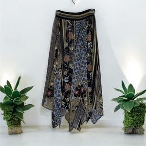 Chic Asymmetrical Floral Skirt in Black and Blue